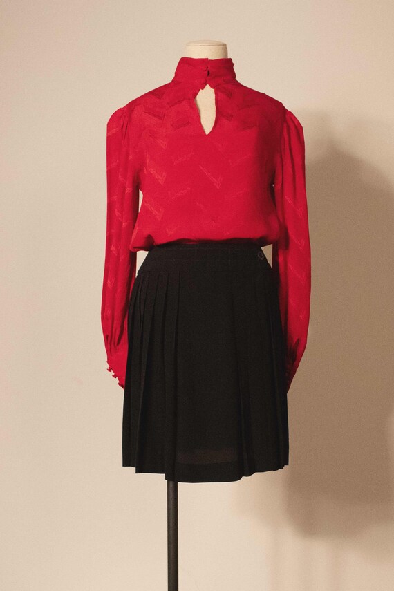 Andrea Odicini red textured silk blouse - image 4