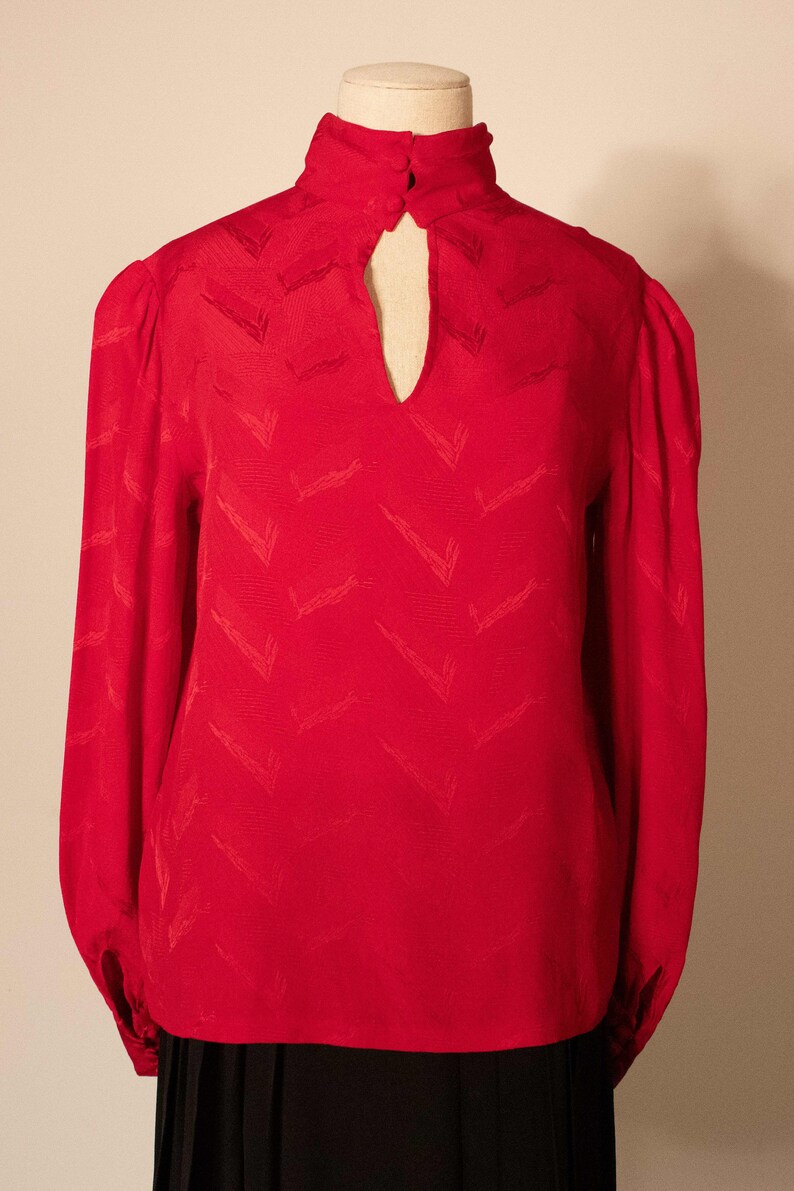 Andrea Odicini red textured silk blouse 画像 1