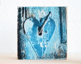 Heart doorknob farmhouse, upcycling old wooden beams, photo on wood, 8 x 8 cm