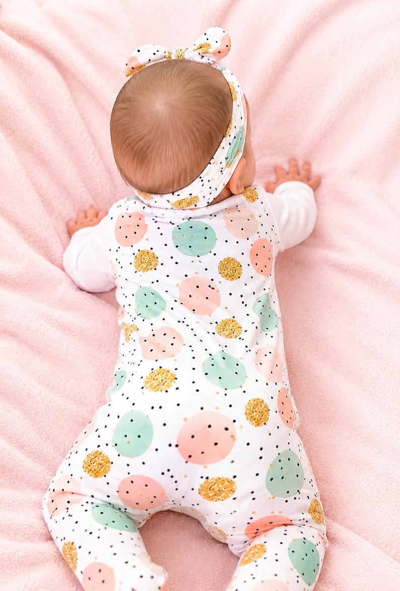 Baby Mädchen Kleidung, Pastell Strampler, Erster Geburtstag Outfit, Kleinkind Latzhose, Baby Mädchen Strampler, neues Baby Geschenk, Mädchen Geburtstag Outfit Bild 1