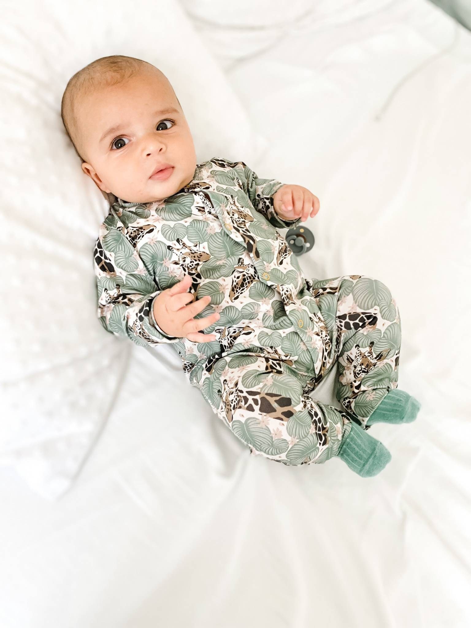 Get Wivvit Baby Boys Pack of 3 Elephant Giraffe Sleepsuit Rompers Sizes from Newborn to 24 Months 