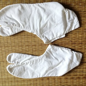 White Tabi, traditional toe socks for kimono, 22.5 cm (approximately size 36)