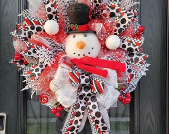 Winter: Snowman Wreath with Snowflakes, Red Berries