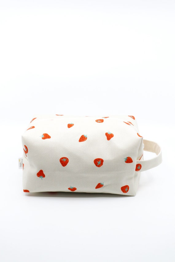 Makeup Bag Strawberry, Cosmetic Bag, Toiletry Bag, Travel Bag, Canvas Makeup  Bag 