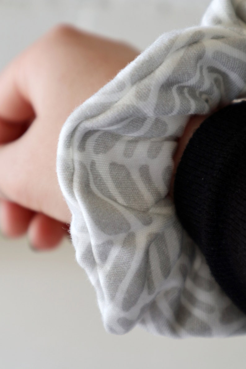 100/% Organic Cotton Hair Scrunchie Grey Chevron