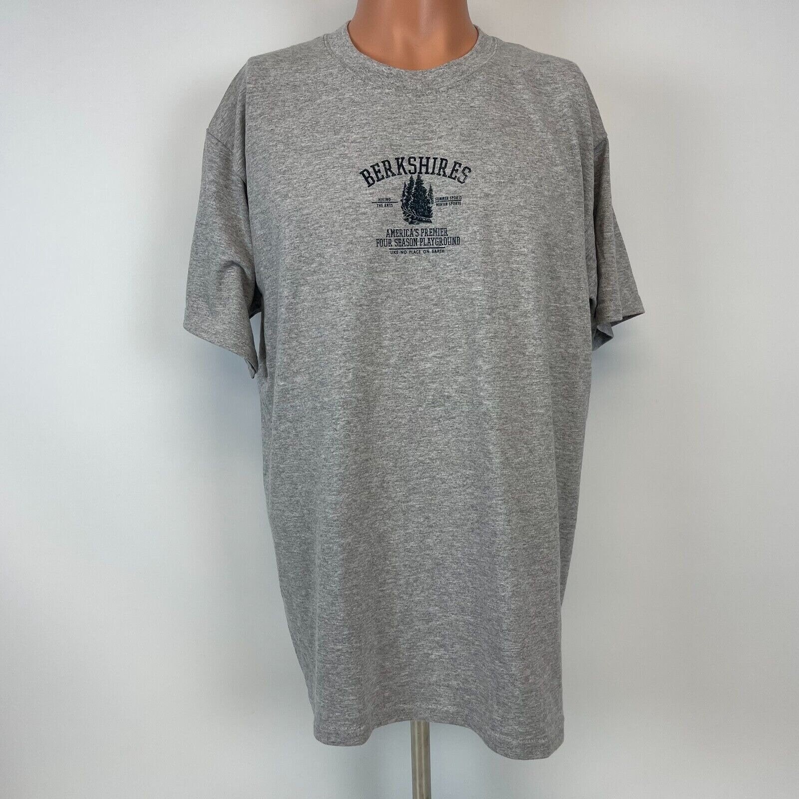 Vintage 90s the Berkshires T Shirt Americas Premier Four Season 
