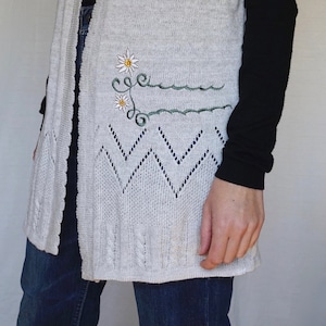 Vintage jaren &#39;70 hippie vest, wollen vest, geborduurde bloemen, maat M