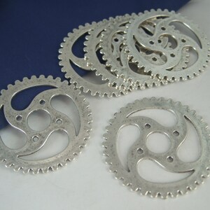 10 Gear Charms Pendants 38mm antique silver