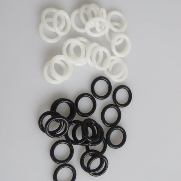 30pcs Black/White Rubber Licorice Leather Slider Stoppers For 10x6mm Licorice Leather Finding O Ring