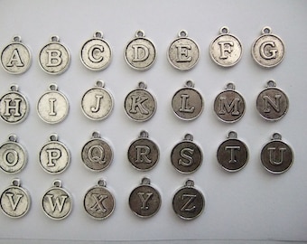 26 Stück Antik Silber Buchstabe Charm 12x2mm doppelseitig