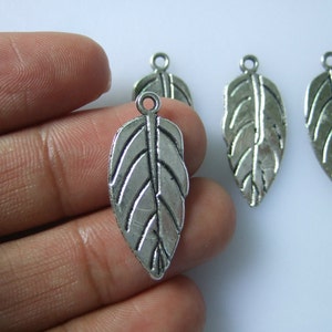 10 Antik Silber Blatt Charms Anhänger 30 x 10mm DZ619