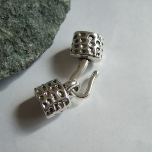 5 Sets Antik Silber Haken Verschluss Endkappe 8x6mm Loch für Lederarmband Schnur Ende