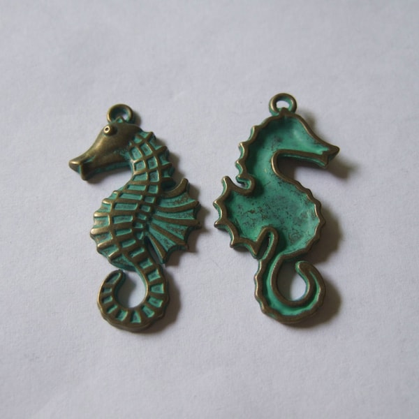 10 pendentifs à breloques hippocampe patiné bronze grec antique 38x17mm