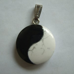 Ciondoli pendenti Yin Ying Yang in pietra naturale turchese bianco e agata nera da 25 mm per collana