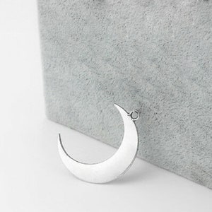 10 Antique Silver Large Crescent Moon Charms Pendant beads Double Sided 32x43mm