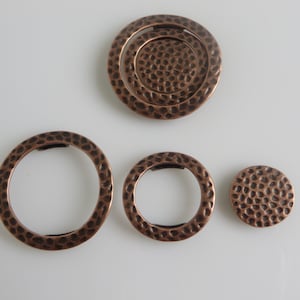 Antike Kupfer Ringscheibe Rund Gehämmerte Schieber für 5mm 10mm flaches Leder - Baue dein Set