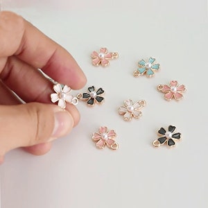 10 Flower Charms Imitation Pearl Gold Enamel Five-petaled  Flowers Charm