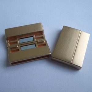 25 mm フラットレザーブレスレット用 25 x 3 mm マットゴールドクラスプ 2 セット