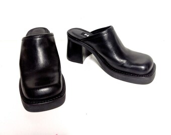 mia sandals 90s