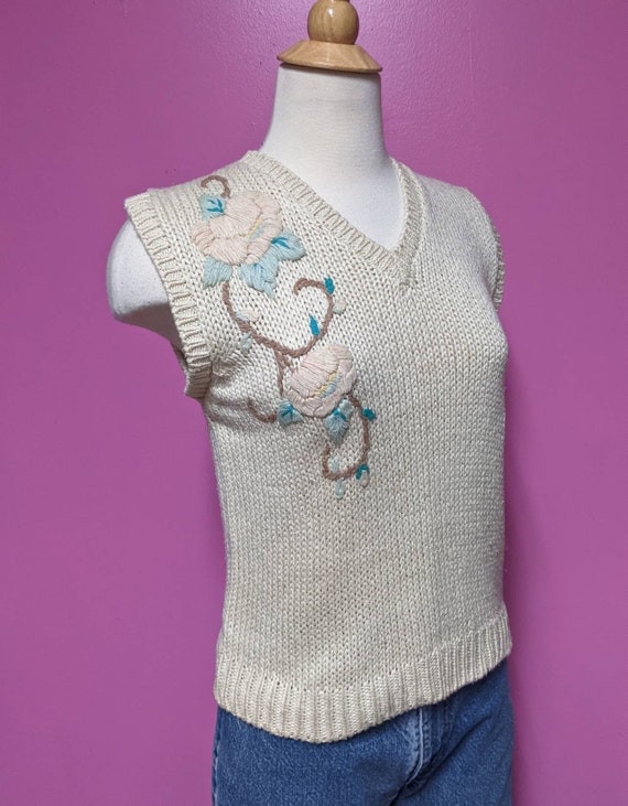 Cream Embroidered Sweater Vest/Size Medium/Chunky… - image 3