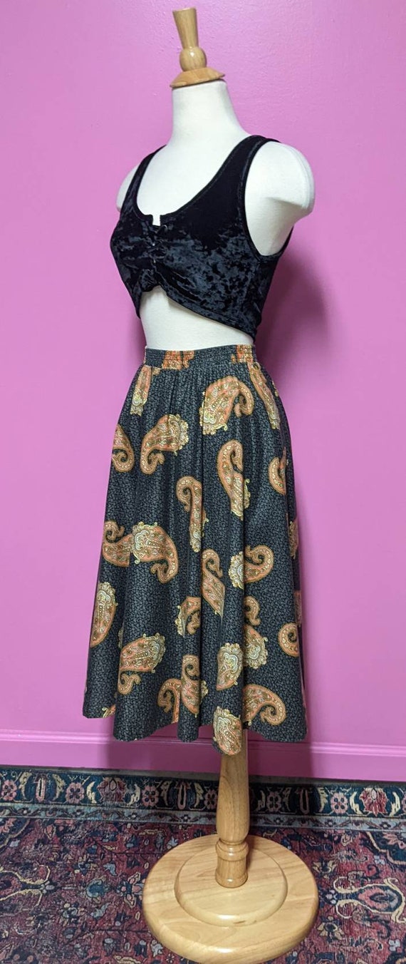 Vintage Gray Paisley Print Skirt/Size Medium/Elas… - image 6