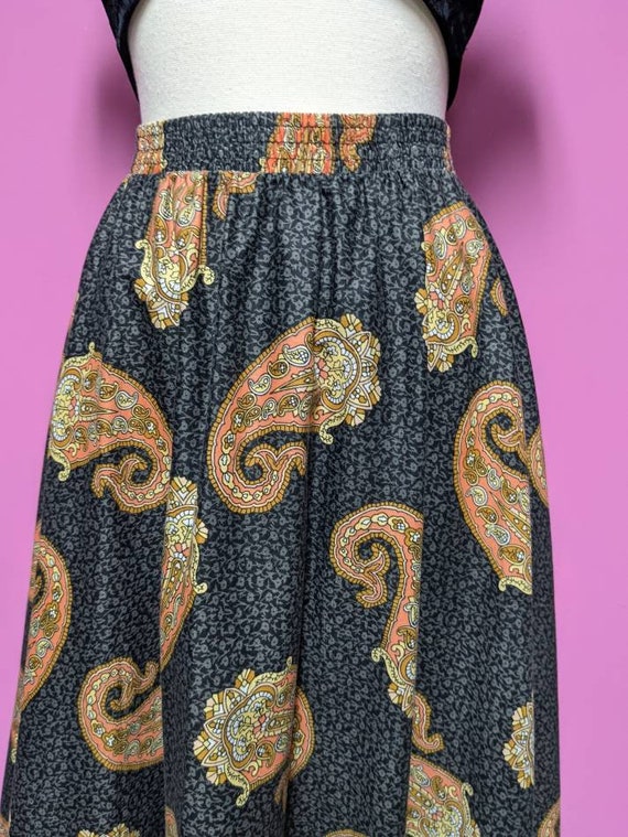 Vintage Gray Paisley Print Skirt/Size Medium/Elas… - image 7