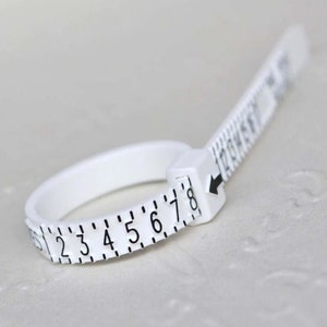 Ring Sizer I US Ring Sizer I  Ring Multi Sizer I Adjustable Ring Sizer I Half and Half Sizes I Ring Sizing Tool I Plastic Ring Sizer