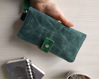 Women's long wallet, Green wallet women, Bifold wallet, Waxed canvas wallet, Travel organizer, Smartphone wallet, Wristlet wallet, Handmade