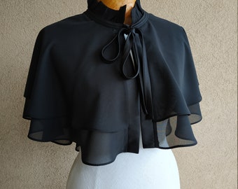 Elegant black capelet, Romantic black cape, Gothic cape, Evening shoulder wrap, Black wedding cape, Women's capelet, Halloween costume, Prom