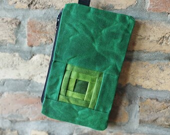 Waxed canvas wristlet purse, Everyday wristlet purse, Wristlet clutch bag, Smartphone wristlet, iPhone wristlet purse, Green small purse