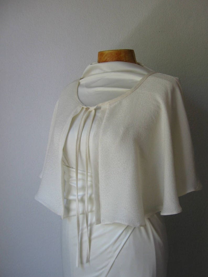 Wedding Cape, Bridal Cape, Silk Wedding Wrap, Dress Cover Up, Bridal Cover Up, Bridal Capelet, Wedding Wraps, Silk Cape, Cape Mariage image 2