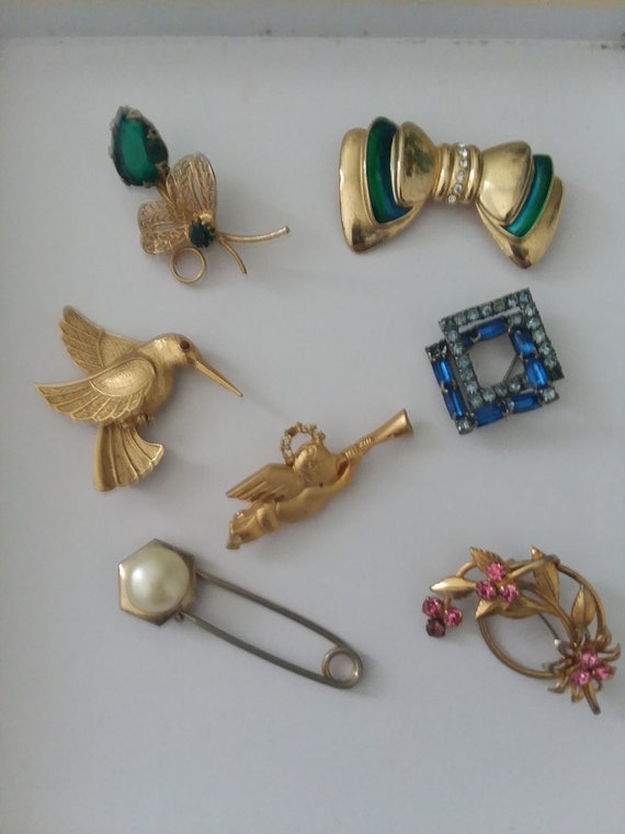 1960's Vintage Brooch Pins Assorted Set of (7) /C… - image 1