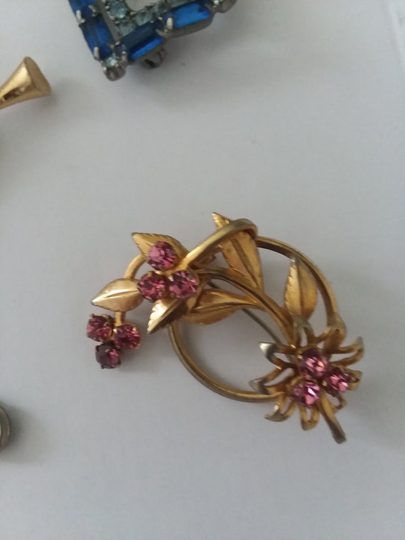 1960's Vintage Brooch Pins Assorted Set of (7) /C… - image 3