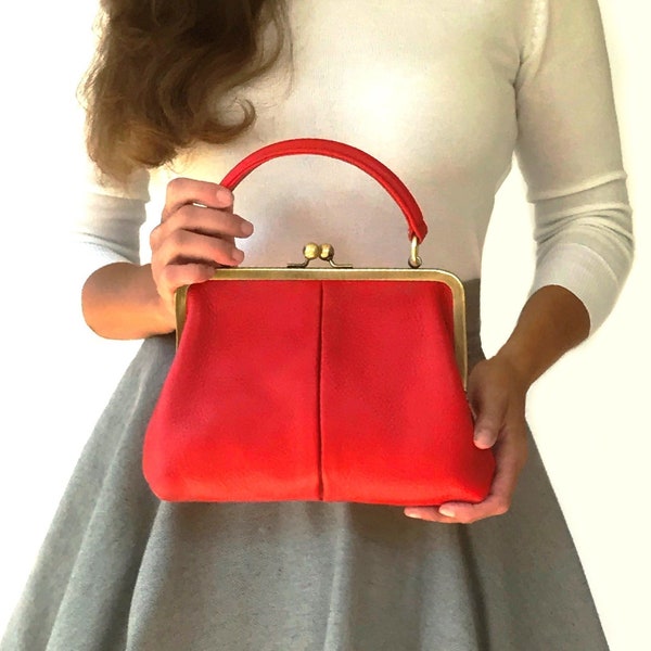 Sac à main en cuir, sac à bandoulière pour femme « petite olive » en rouge, sac pour femme vintage, sac à poignée rétro, sac à poignée, sac à bandoulière