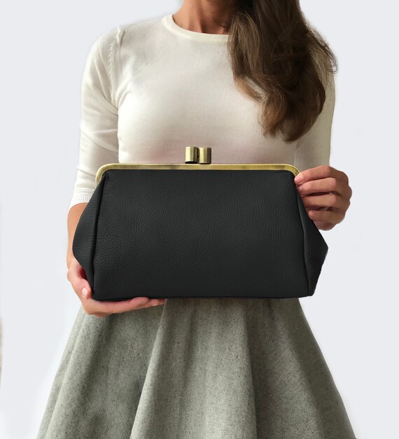 Clutch Handbag Leather Kiss Lock Purse dakota in Black Leather