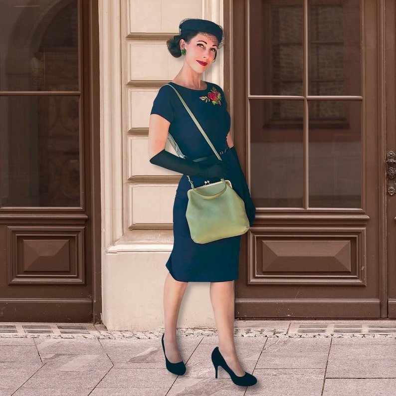 Women's Crossbody Bag Pastel Green 'Zoe' Vintage Leather Handbag image 2