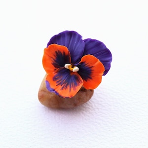 Pansy ring Pansy jewelry Pansy jewellery flower polymer clay jewelry floral jewelry floral ring Pansy joker poker face orange pansy ring