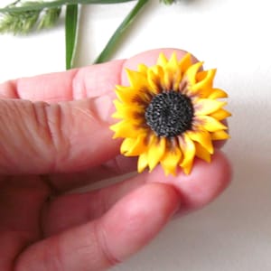 Sunflower Brooch: Handmade Polymer Clay Wedding Lapel Pin, Yellow Flower Jewellery 3cm