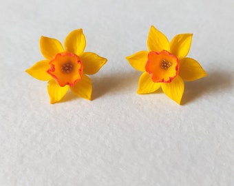 Daffodil earrings daffodil stud yellow daffodil Polymer clay jewelry Narcissus jewelry Daffodil jewelry Floral jewelry narcissus earrings