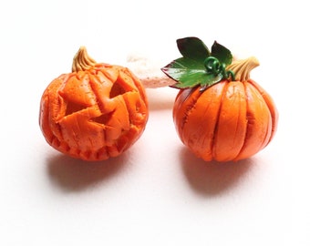 Pumpkin brooch Halloween jewelry polymer clay jewelry fall jewelry pumpkin pin Halloween pin Harvest festival carved pumpkin Jack o lantern