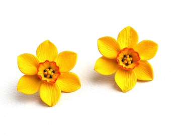 Daffodil earrings Narcissus earrings yellow daffodil Polymer clay jewelry Narcissus jewelry Daffodil jewelry Floral jewelry flower earrings