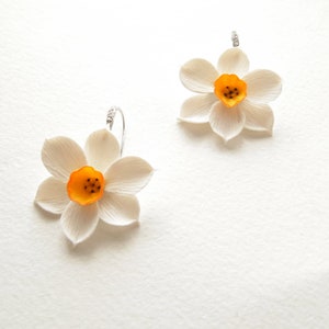 Daffodil earrings Narcissus earrings narcissus stud Polymer clay jewelry Narcissus jewelry Daffodil jewelry Floral jewelry flower earrings
