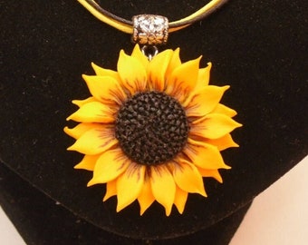 sunflower pendant necklace polymer clay jewelry gift for her Floral jewelry bridesmaid jewelry Wedding sunflower jewelry yellow flower penda