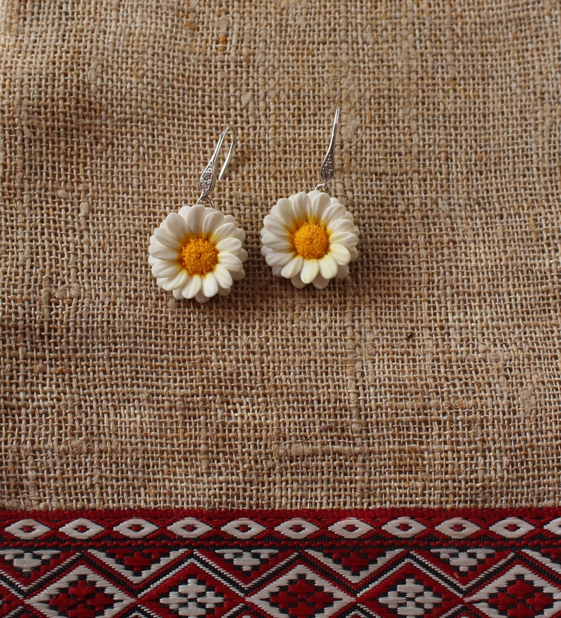 Daisy earrings daisy jewelry gold daisy earrings polymer clay Etsy