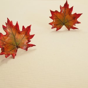 Maple leaf earrings silver stud Canada symbol maple leaf fall earrings leaf polymer clay jewelry gift for her maple leaf jewelry nature styl 画像 3