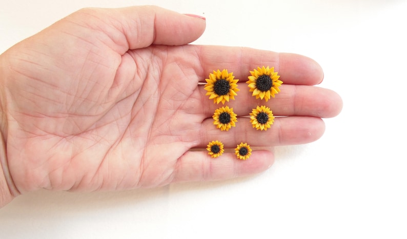 Sunflower earrings Sunflower stud yellow flower earrings polymer clay jewelry gift for her wedding jewelry yellow jewelry bridesmaid jewelry 