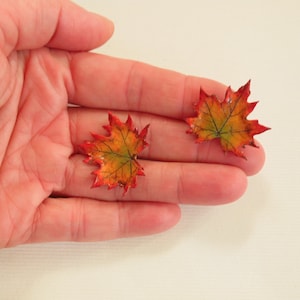 Maple leaf earrings silver stud Canada symbol maple leaf fall earrings leaf polymer clay jewelry gift for her maple leaf jewelry nature styl 画像 4