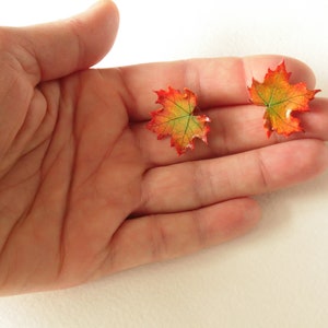 Maple leaf earrings silver stud Canada symbol maple leaf fall earrings leaf polymer clay jewelry gift for her maple leaf jewelry nature styl 画像 10