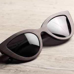 WOOD SUNGLASSES – DARK_SIDE – Ebony Timber Shades Woman Black Wooden Girl Eyewear by Woodeer