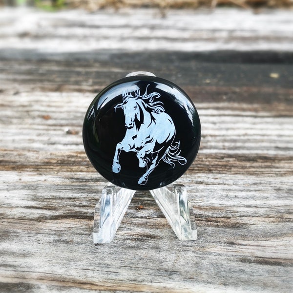 Horse cabochon, equine cabochon, horse jewelry, equine jewelry, horse pendant, onyx cabochon, engraved cabochon